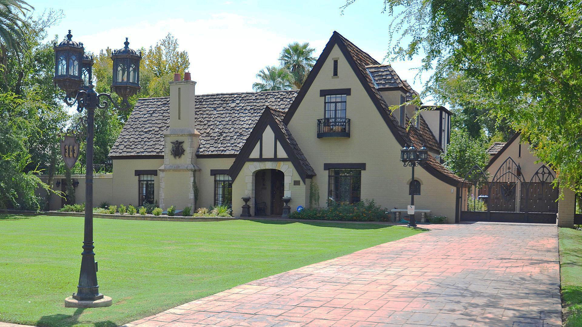 Lester D. DeMund House