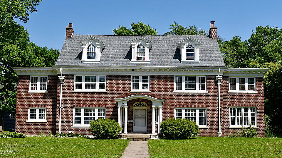 214 Highland Boulevard