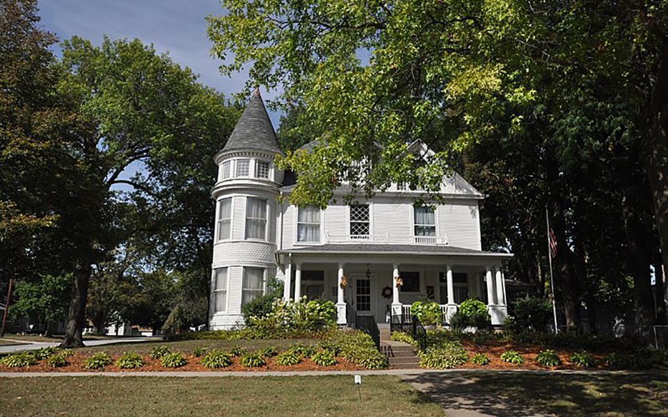 Henry E. and Ella M. Knott Nicolaus House