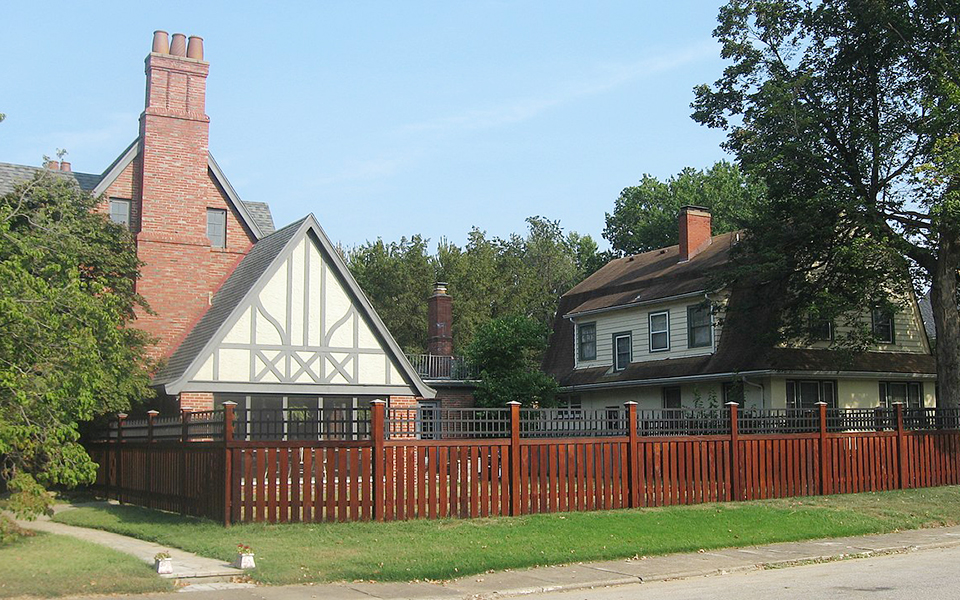 Houses on the eastern side of the 600 block of South Willow Road