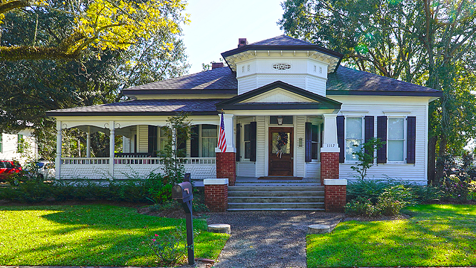 House at 1112 Bowen Avenue