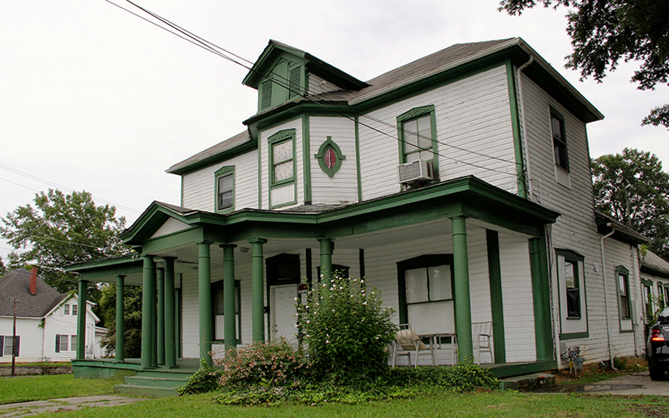 Holloway Street Historic District