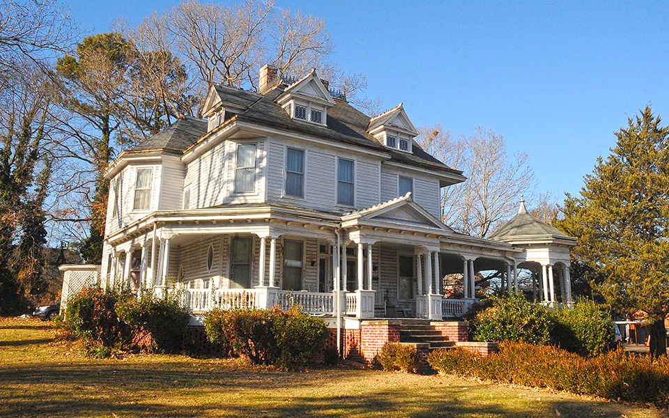 Smith-Dickens House