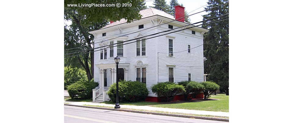 Home in the Waterford Village Historic Dis