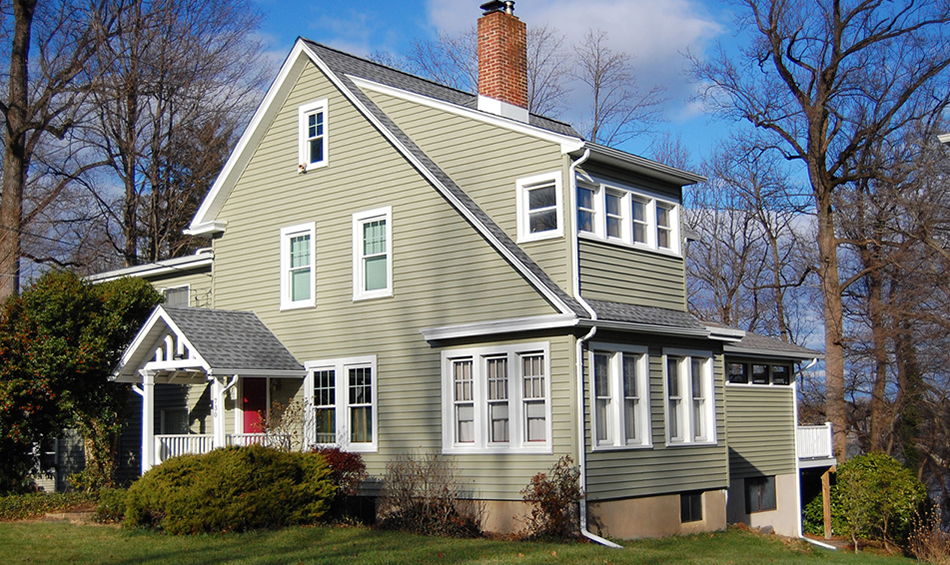 Circa 1921 Colonial on Crown Street