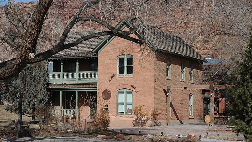 Arthur Taylor House