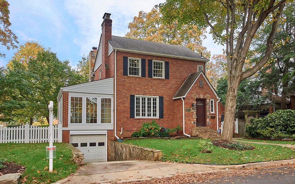 Home in the Lyon Park Historic District